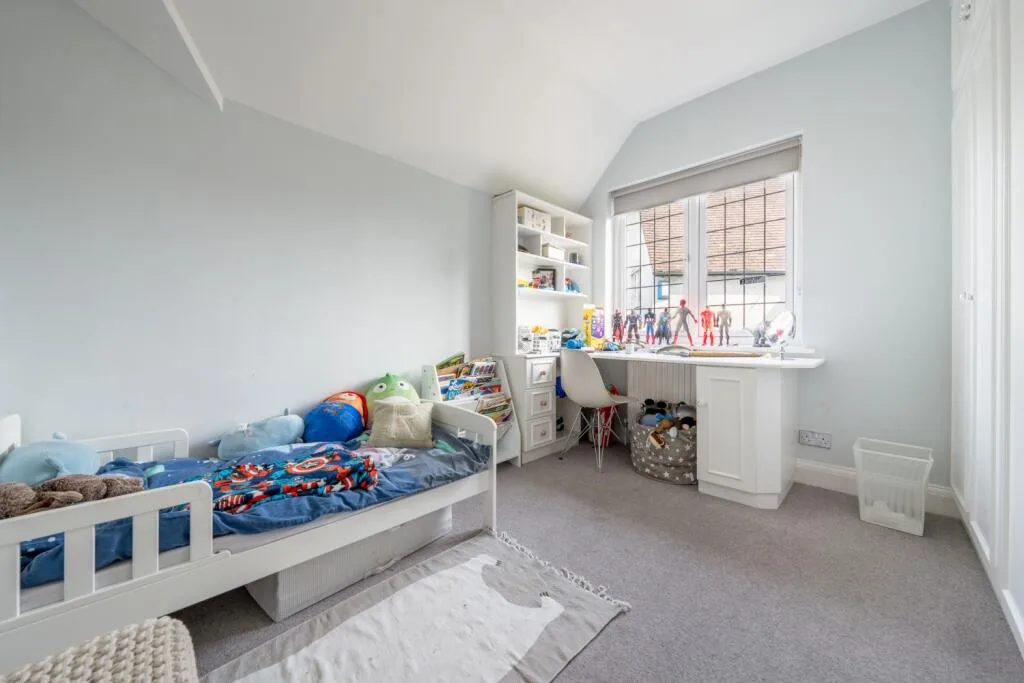 3 bedroom semi-detached house for rent