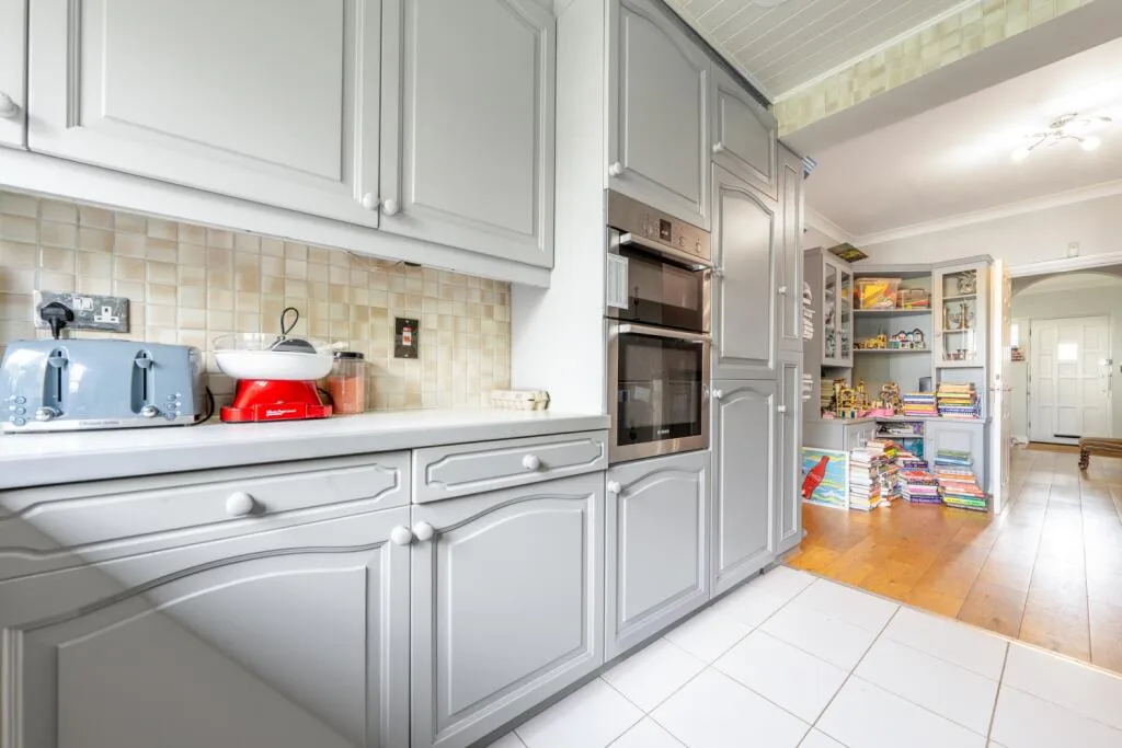 3 bedroom semi-detached house for rent