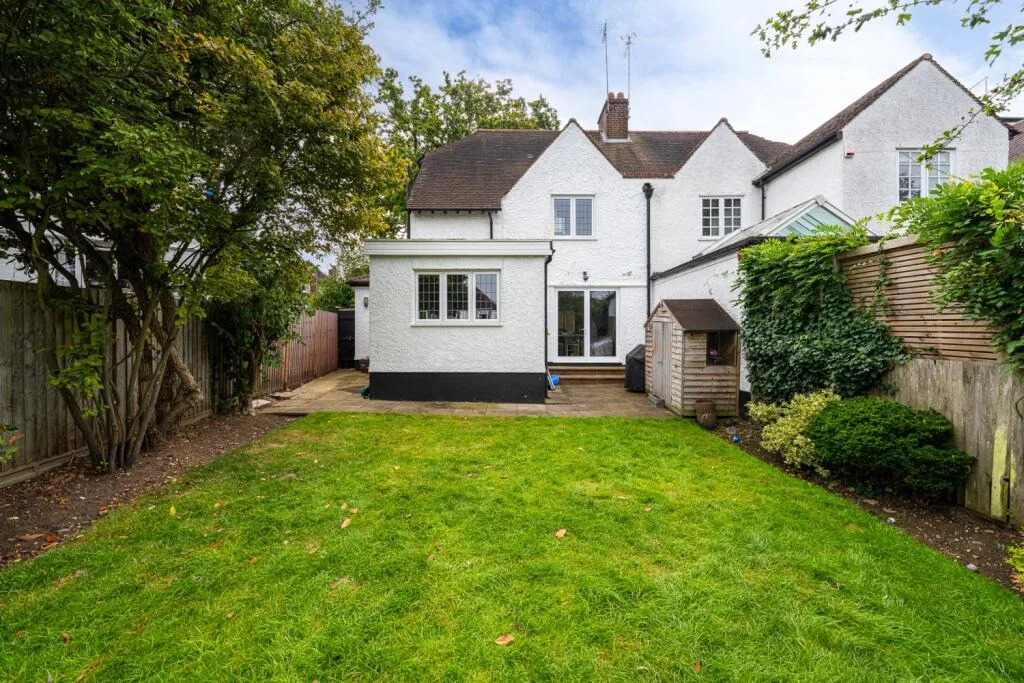 3 bedroom semi-detached house for rent