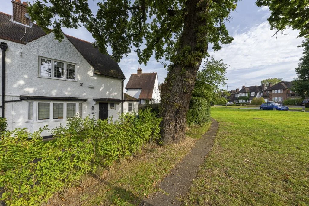 3 bedroom semi-detached house for rent