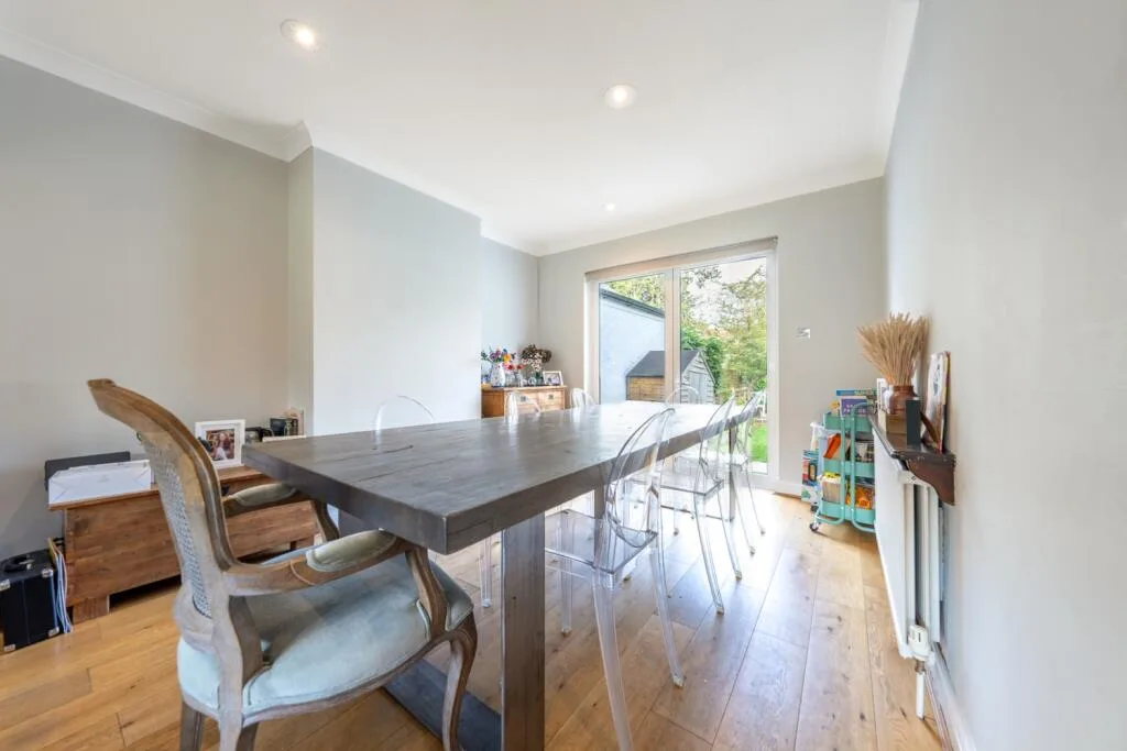 3 bedroom semi-detached house for rent