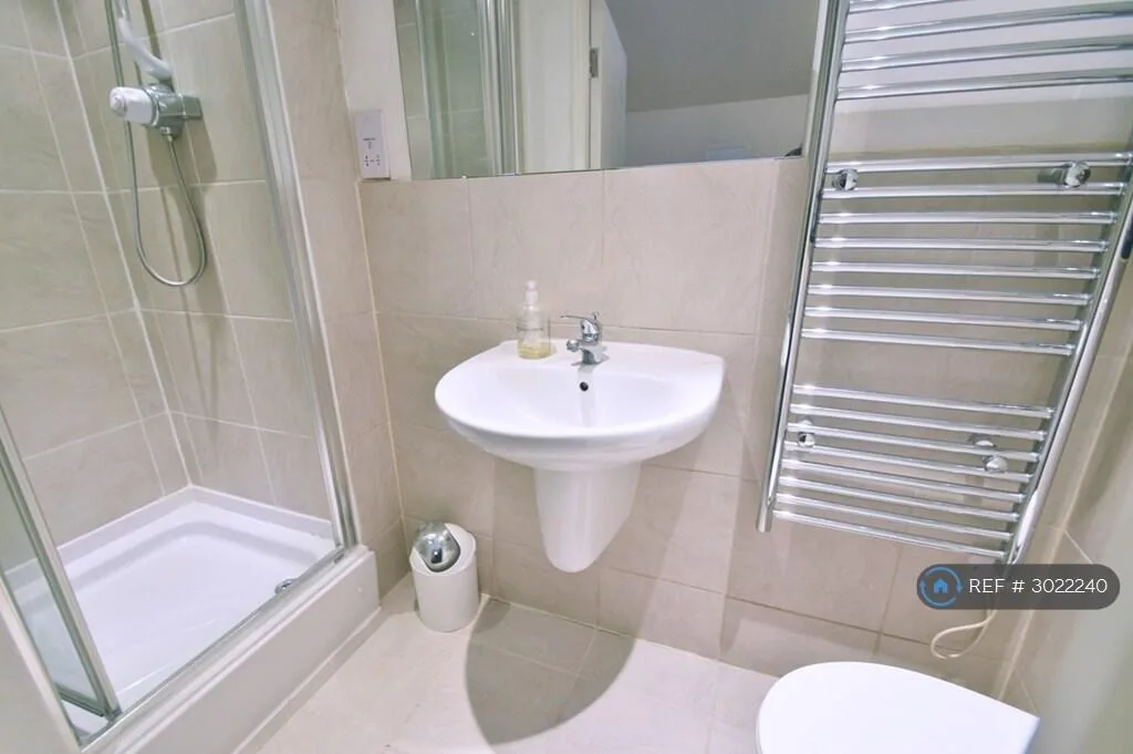 2 bedroom penthouse for rent