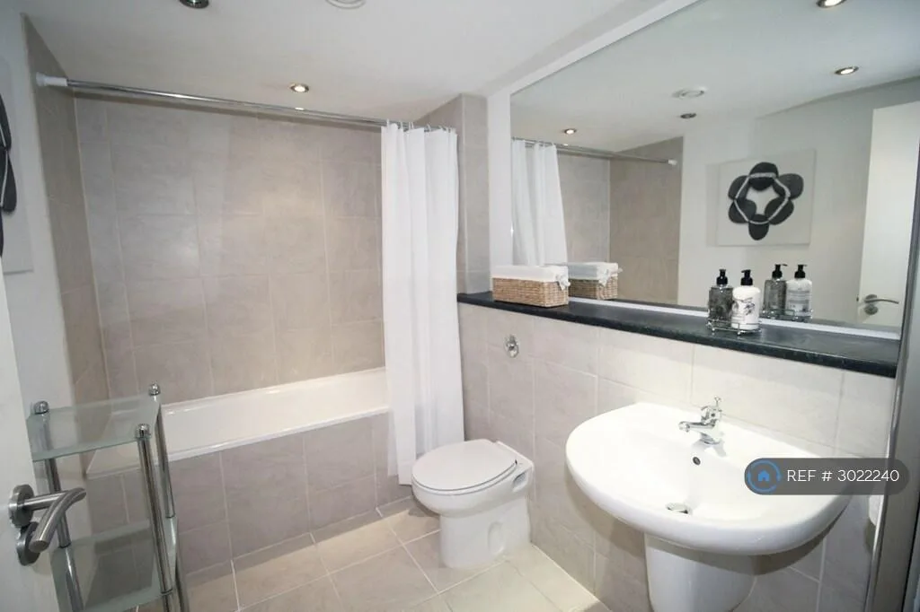 2 bedroom penthouse for rent