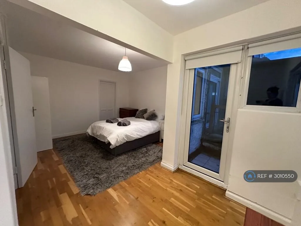 3 bedroom maisonette for rent