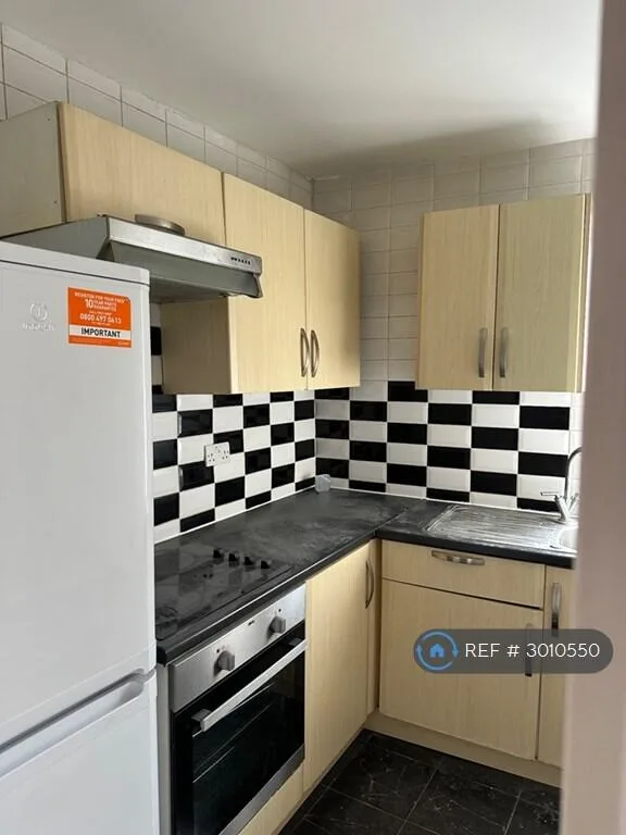 3 bedroom maisonette for rent