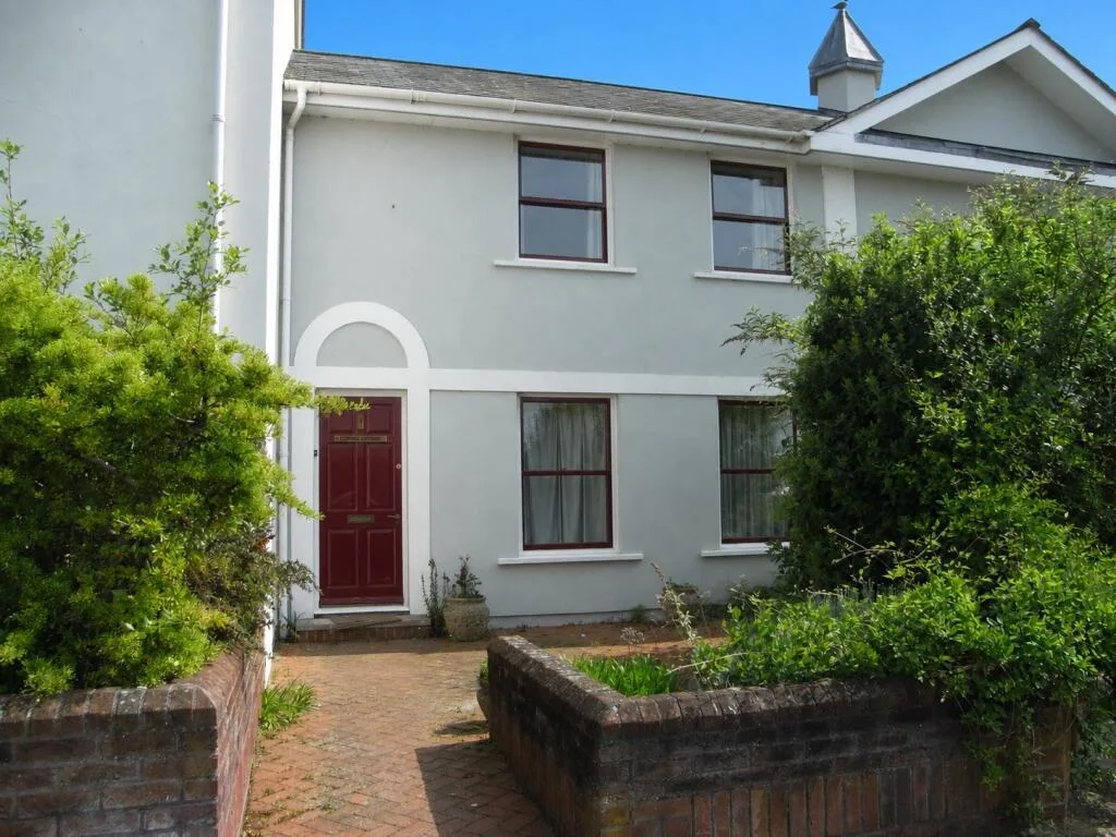 2 bedroom semi-detached house for rent