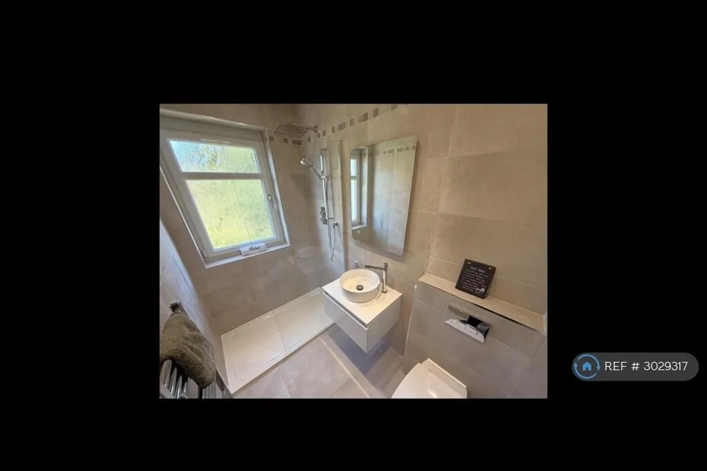 2 bedroom maisonette for rent