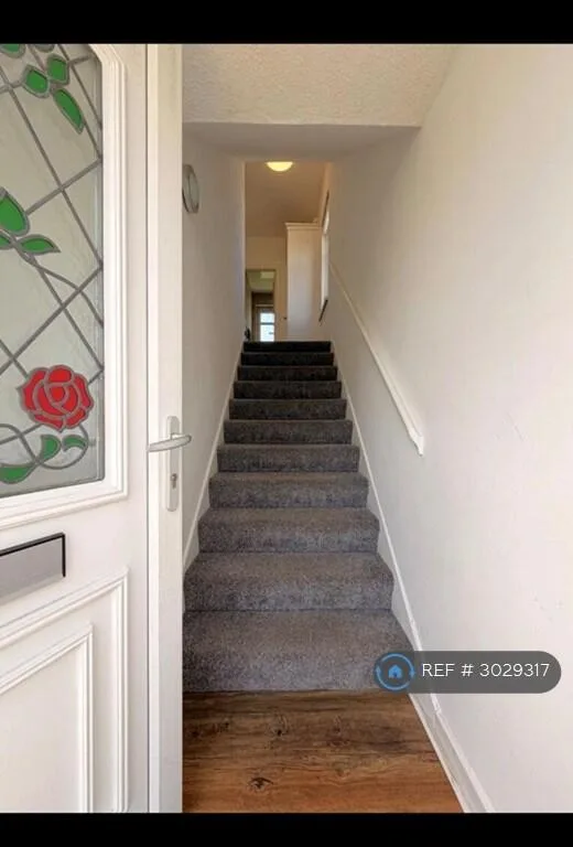 2 bedroom maisonette for rent