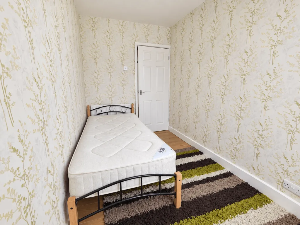 2 bedroom maisonette for rent