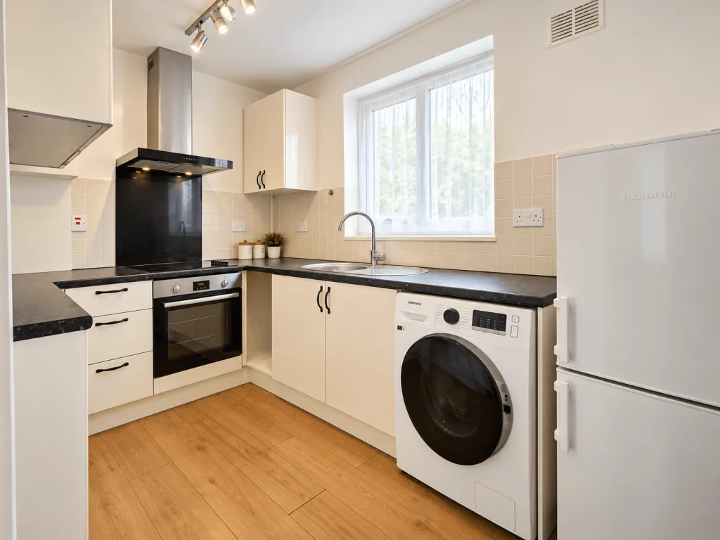2 bedroom maisonette for rent