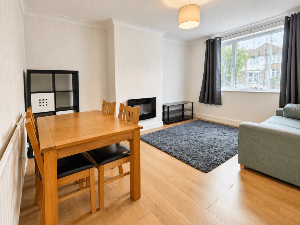 2 bedroom maisonette for rent