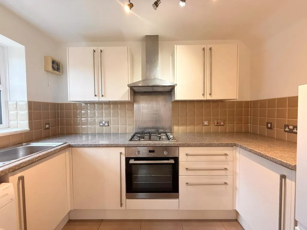 2 bedroom semi-detached house for rent