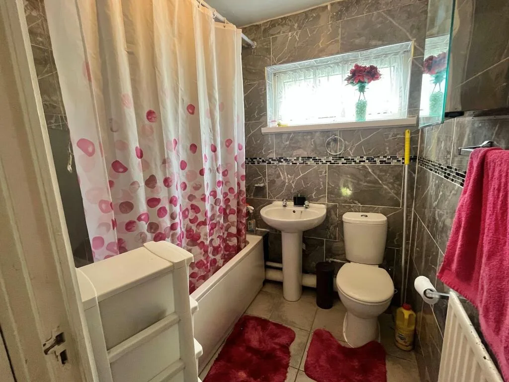 2 bedroom maisonette for rent