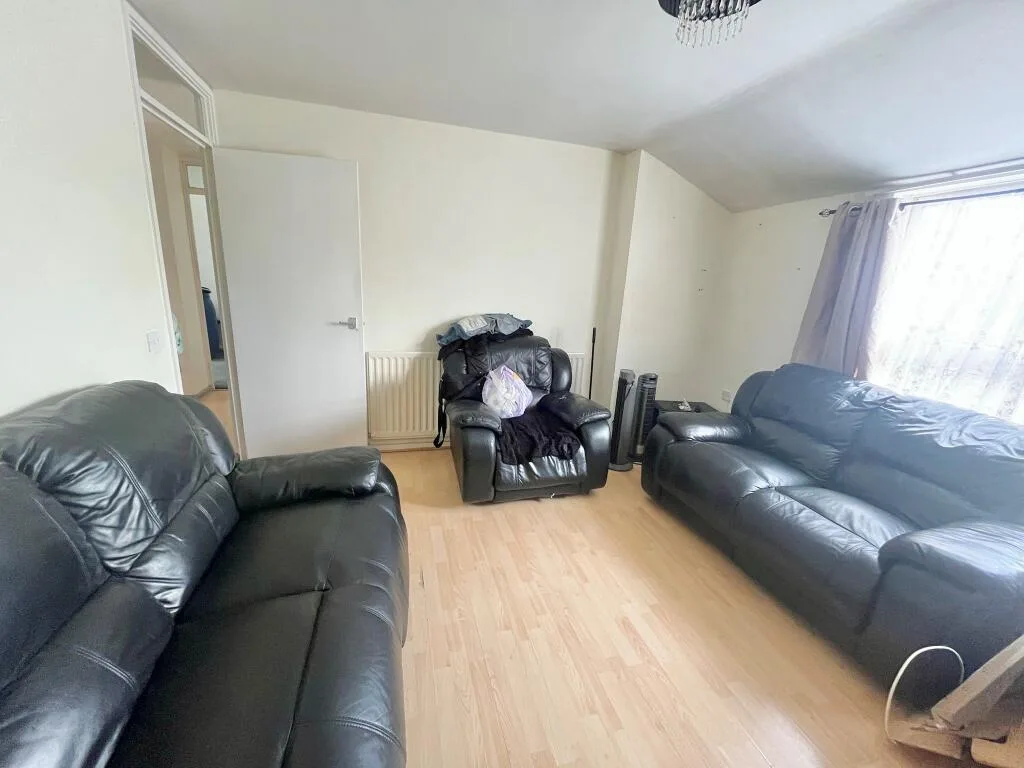 2 bedroom maisonette for rent