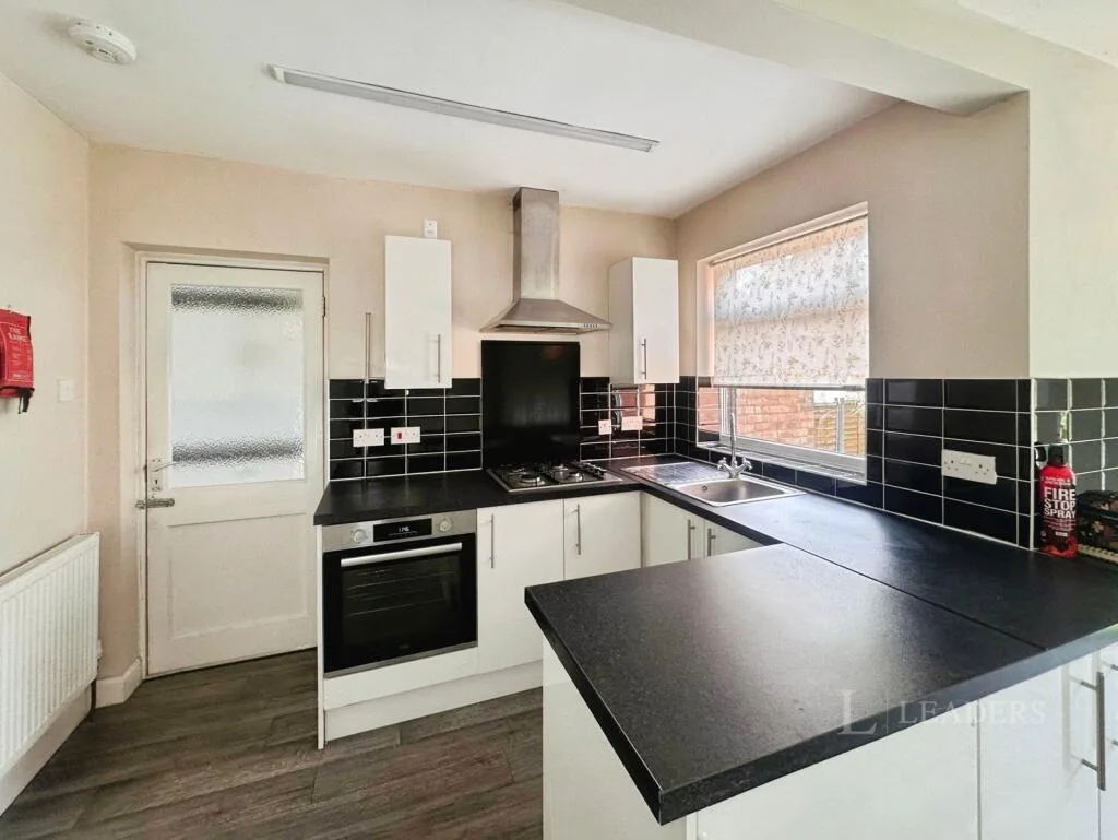 3 bedroom semi-detached house for rent