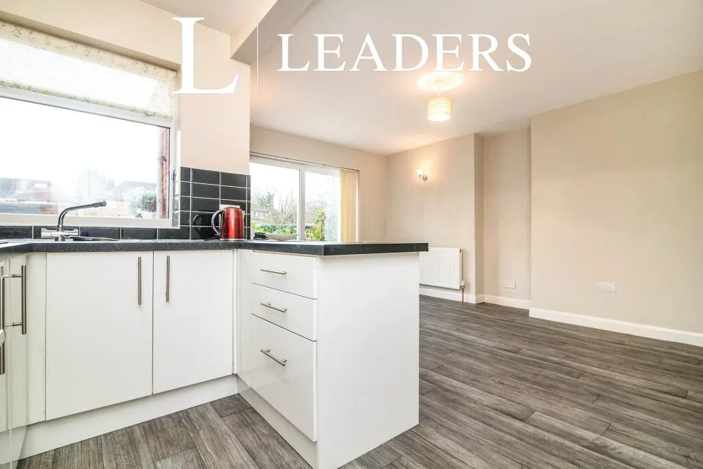 3 bedroom semi-detached house for rent