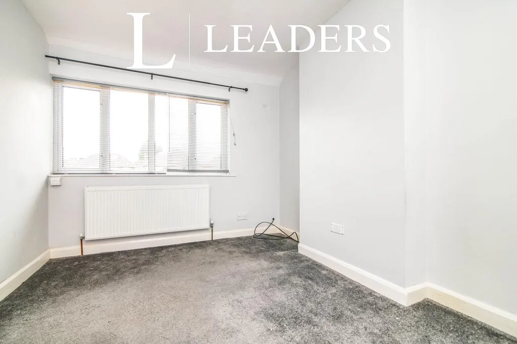 3 bedroom semi-detached house for rent