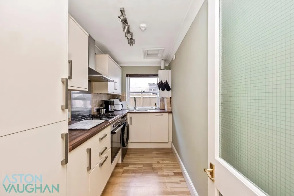 2 bedroom ground floor flat for rent
