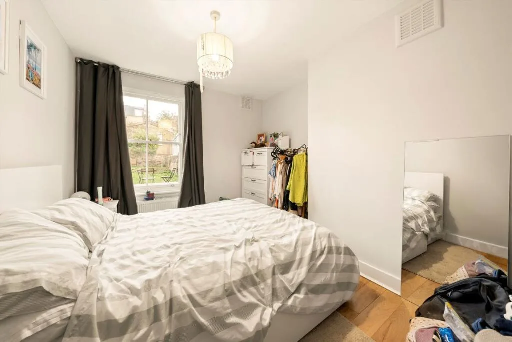 2 bedroom maisonette for rent
