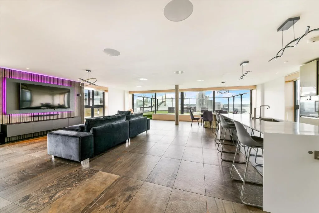 3 bedroom flat for rent