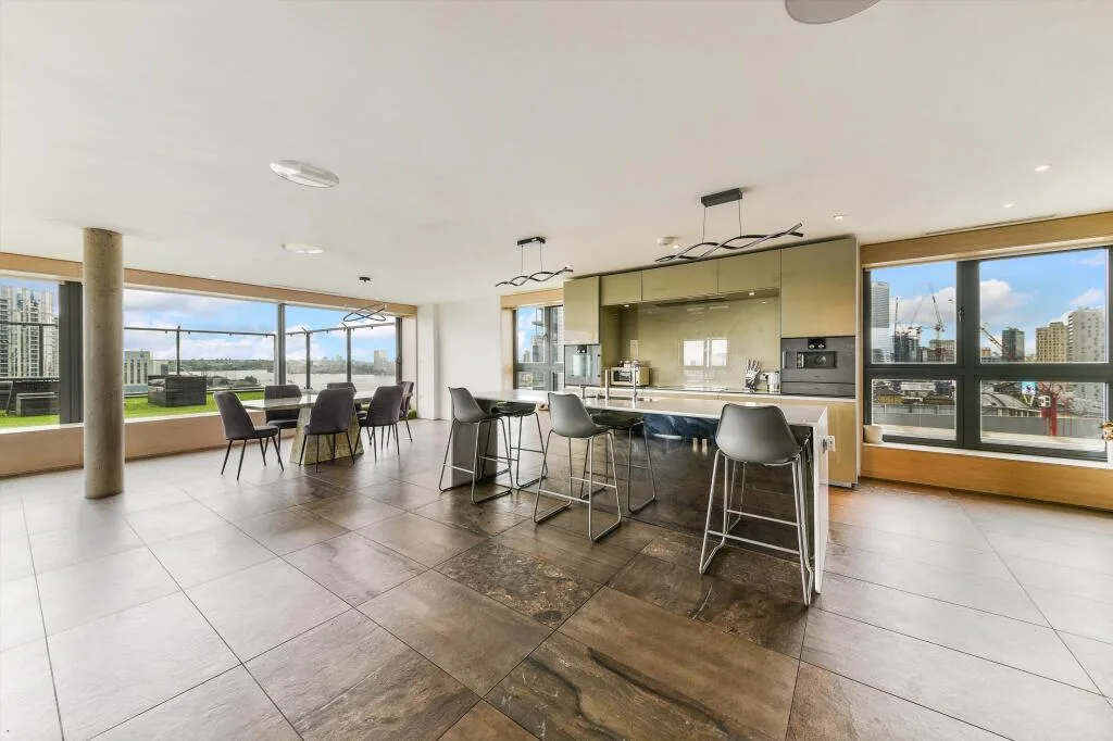 3 bedroom flat for rent