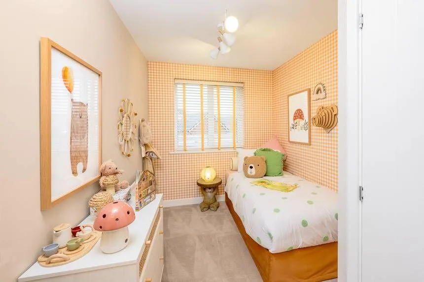 3 bedroom semi-detached house for rent