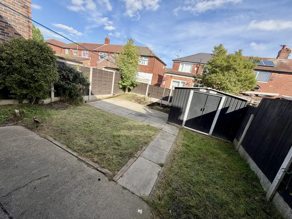 3 bedroom semi-detached house for rent