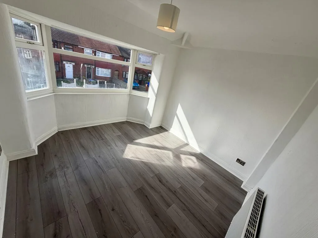3 bedroom semi-detached house for rent