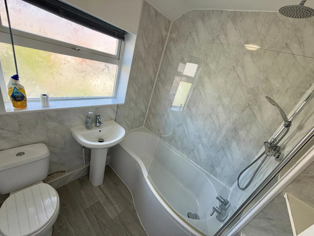 3 bedroom semi-detached house for rent