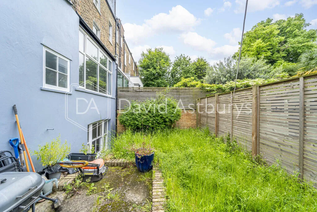 3 bedroom ground floor flat for rent