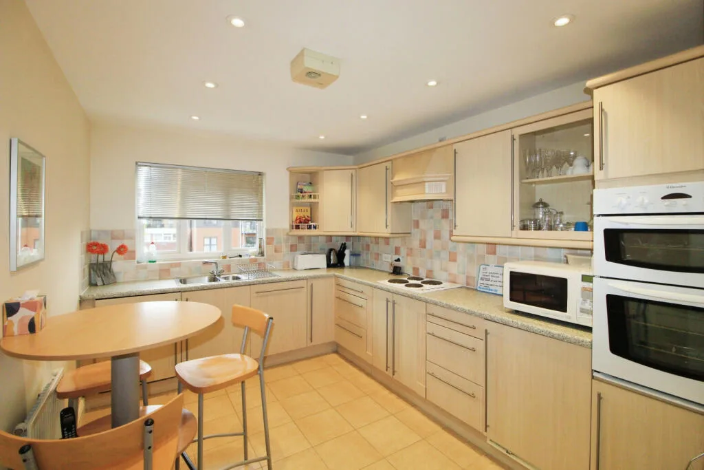 3 bedroom flat for rent
