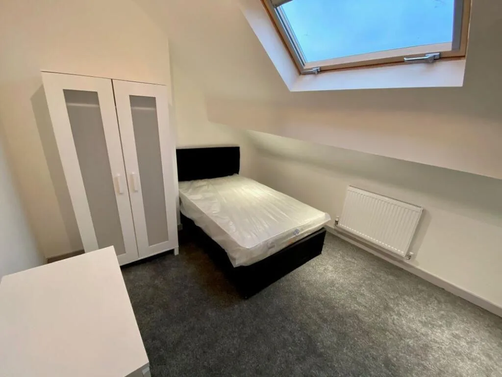 6 bedroom terraced house for rent