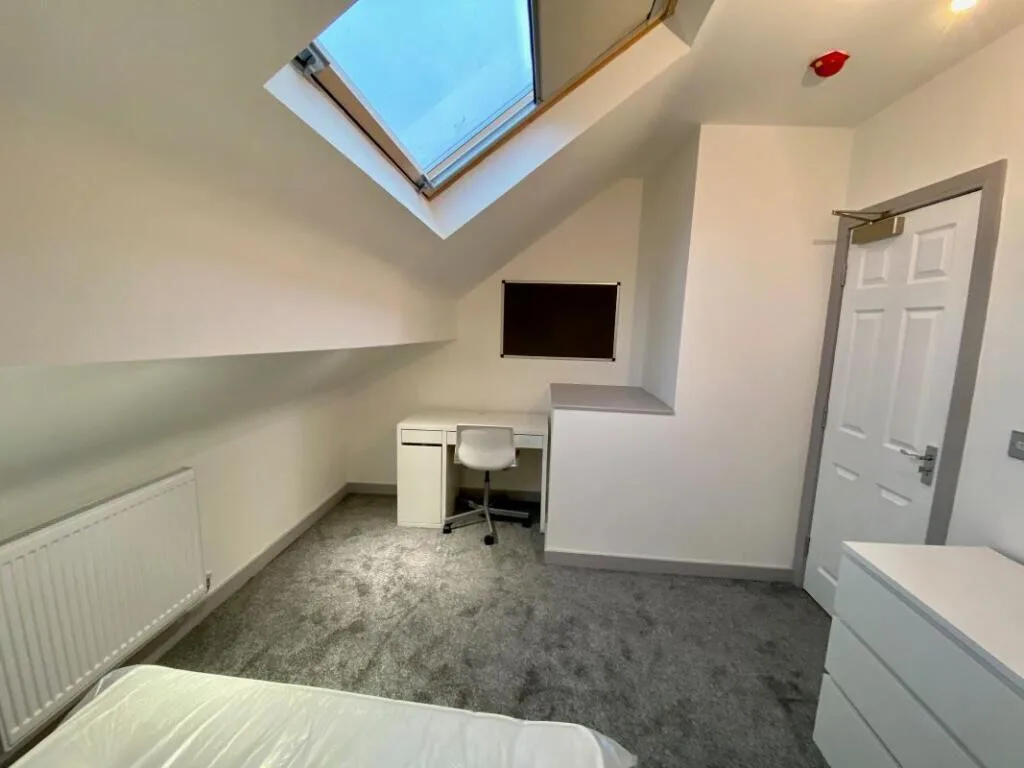 6 bedroom terraced house for rent
