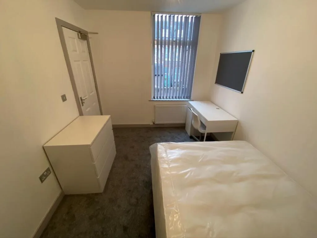 6 bedroom terraced house for rent
