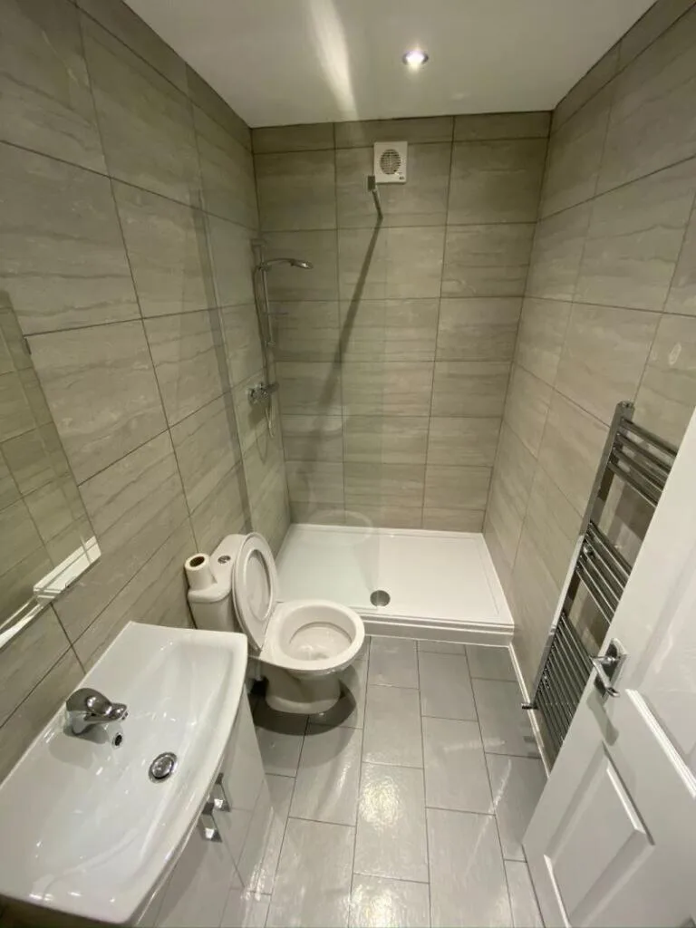 6 bedroom terraced house for rent