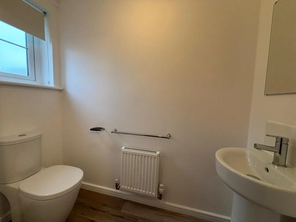 3 bedroom semi-detached house for rent