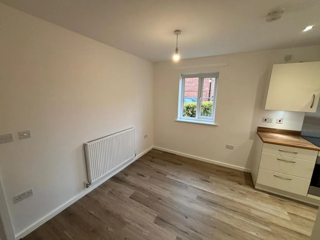 3 bedroom semi-detached house for rent