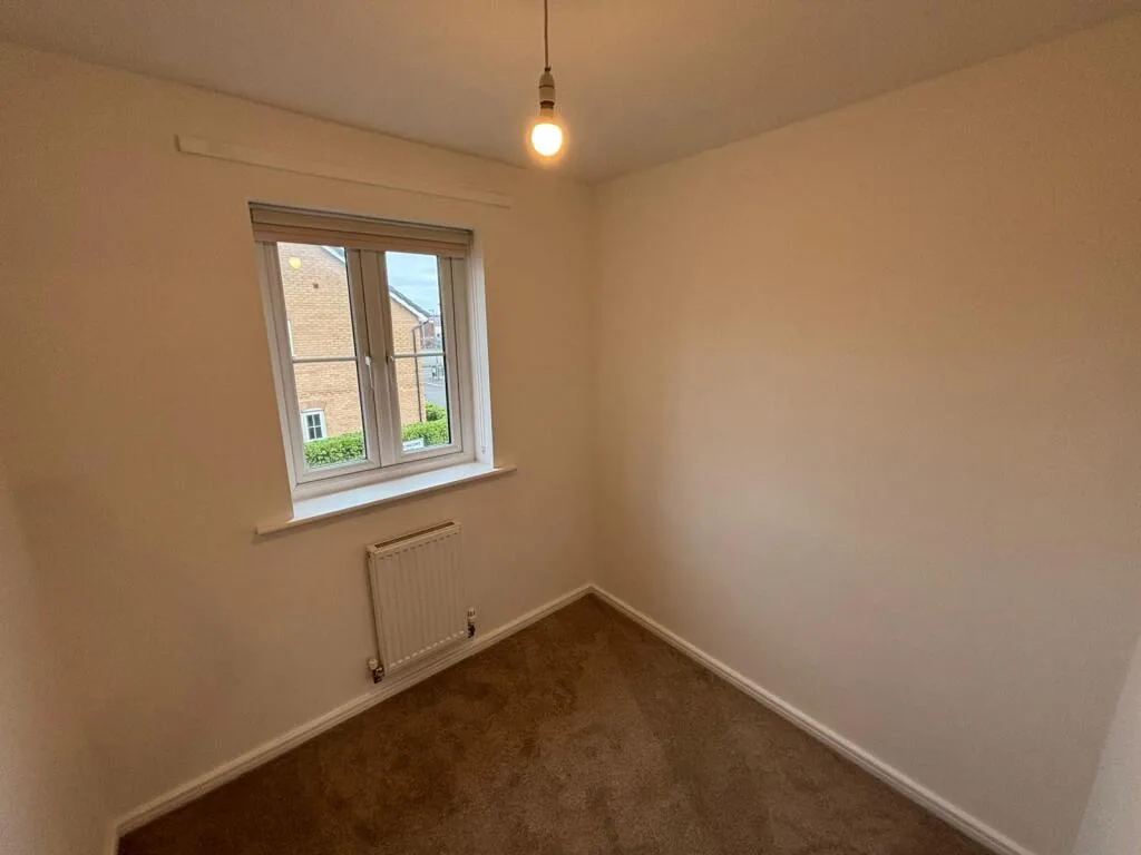 3 bedroom semi-detached house for rent