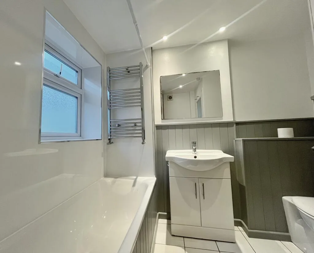 2 bedroom house for rent