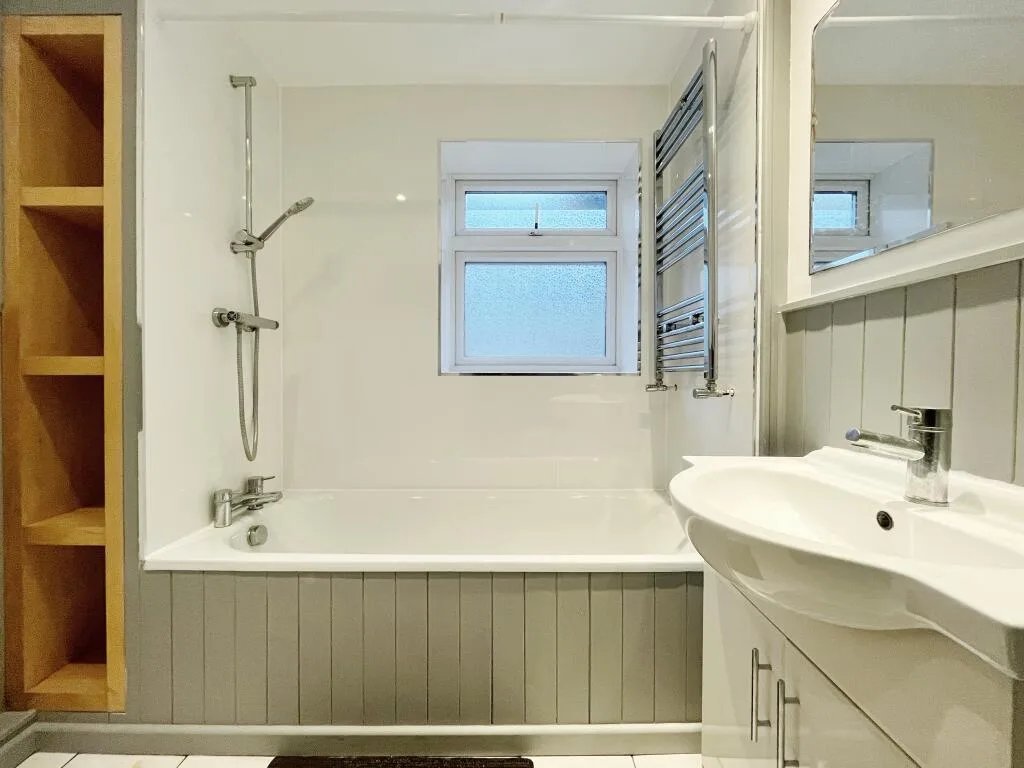 2 bedroom house for rent