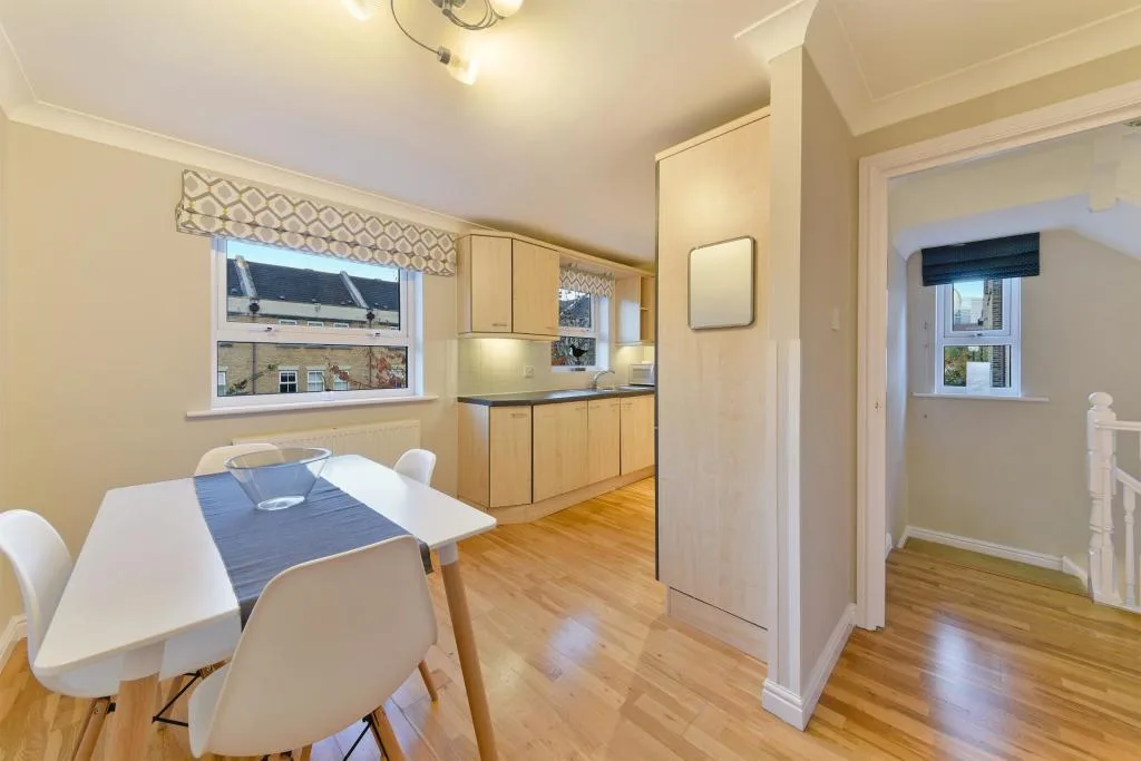 3 bedroom end of terrace house for rent