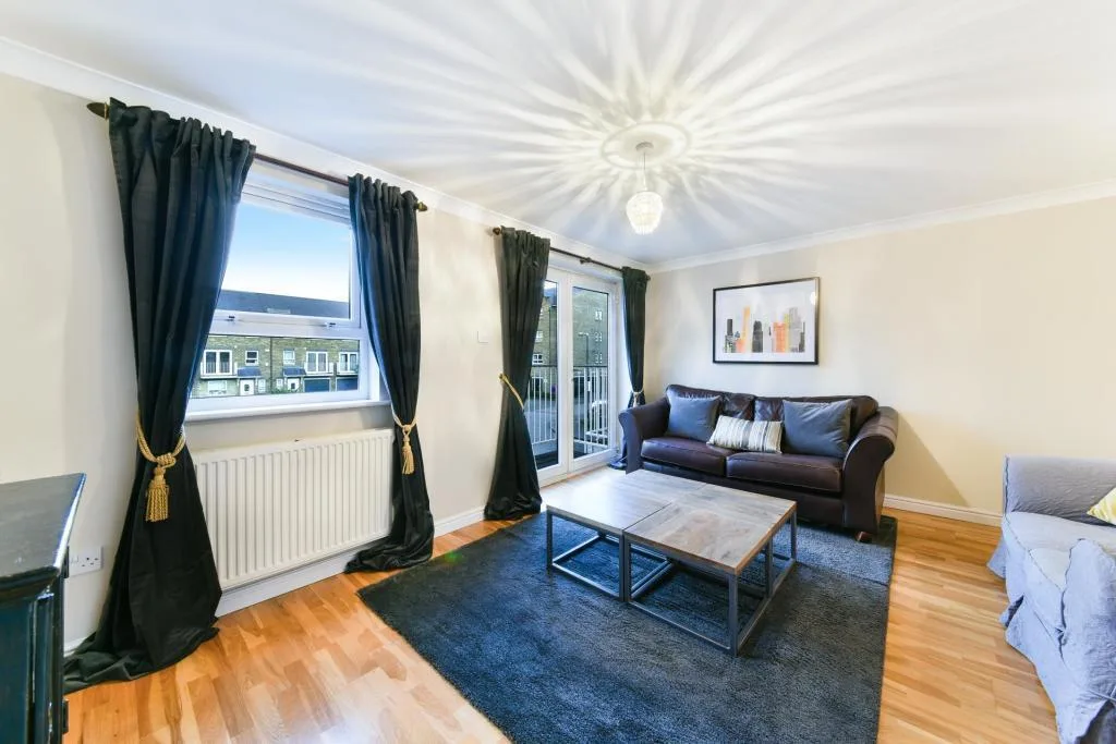 3 bedroom end of terrace house for rent