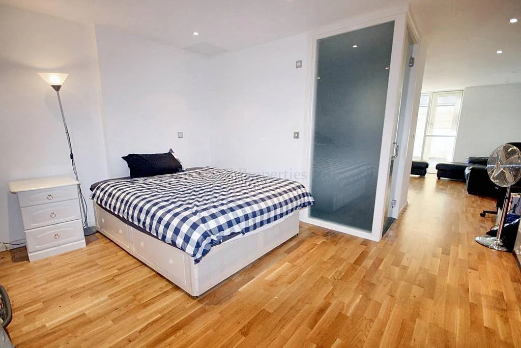 Studio flat for rent