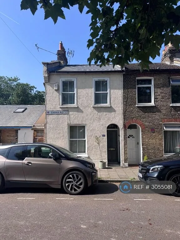 2 bedroom end of terrace house for rent