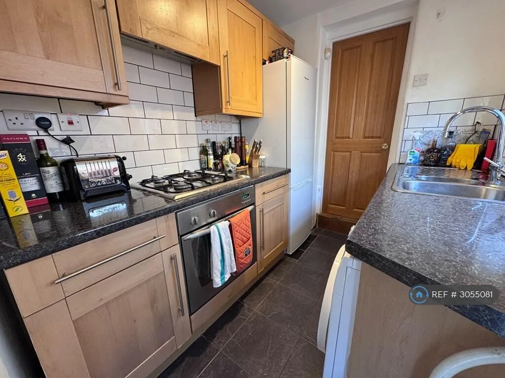2 bedroom end of terrace house for rent