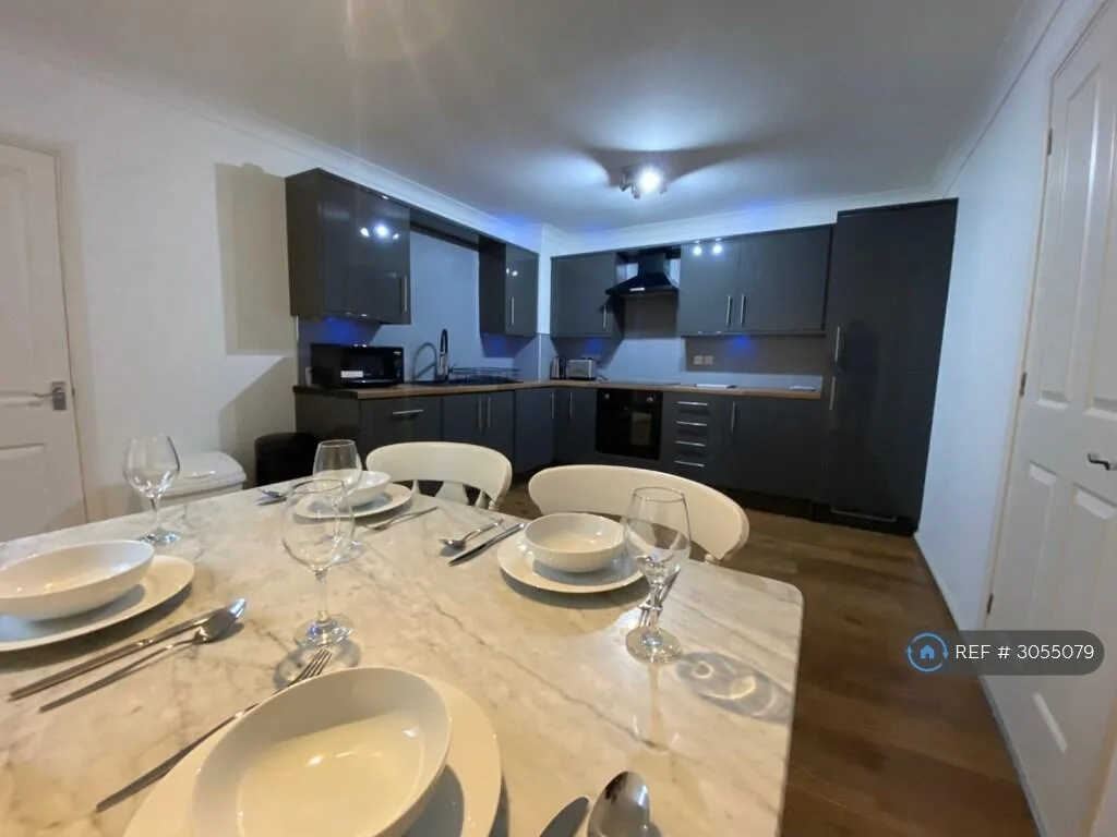 2 bedroom maisonette for rent