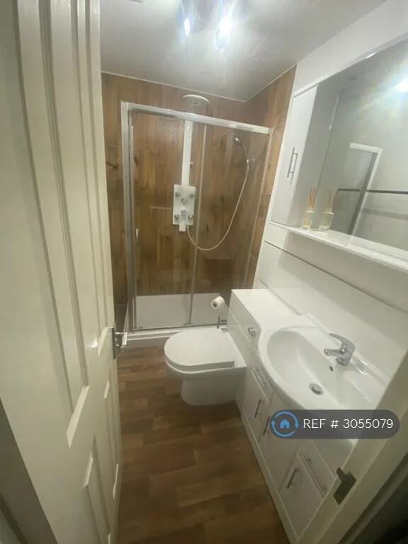 2 bedroom maisonette for rent