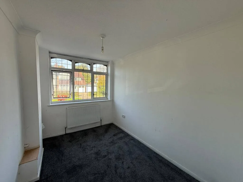 5 bedroom semi-detached house for rent
