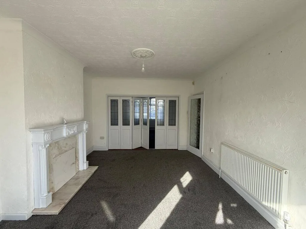 5 bedroom semi-detached house for rent