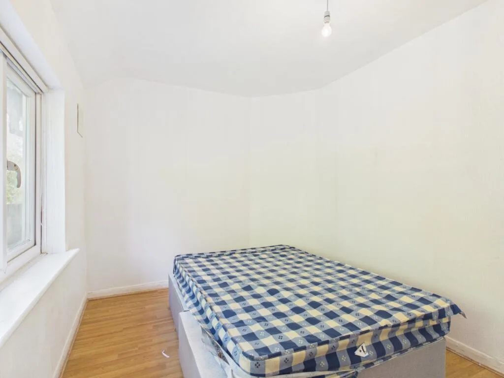 3 bedroom end of terrace house for rent